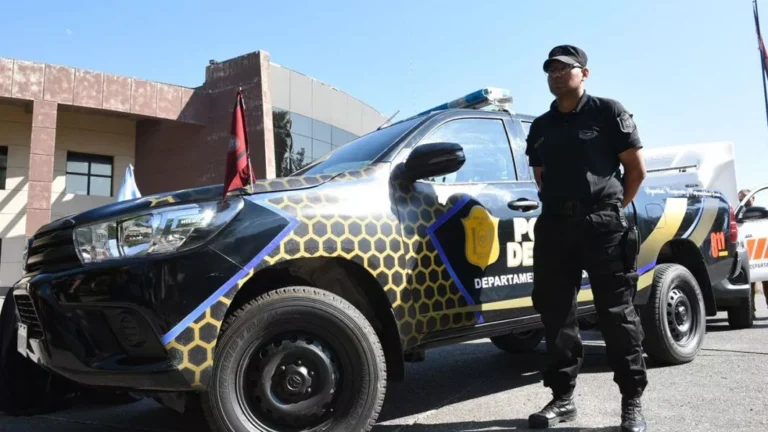 75567-entregaron-un-nuevo-movil-policial-para-reforzar-la-seguridad-en-los-andes
